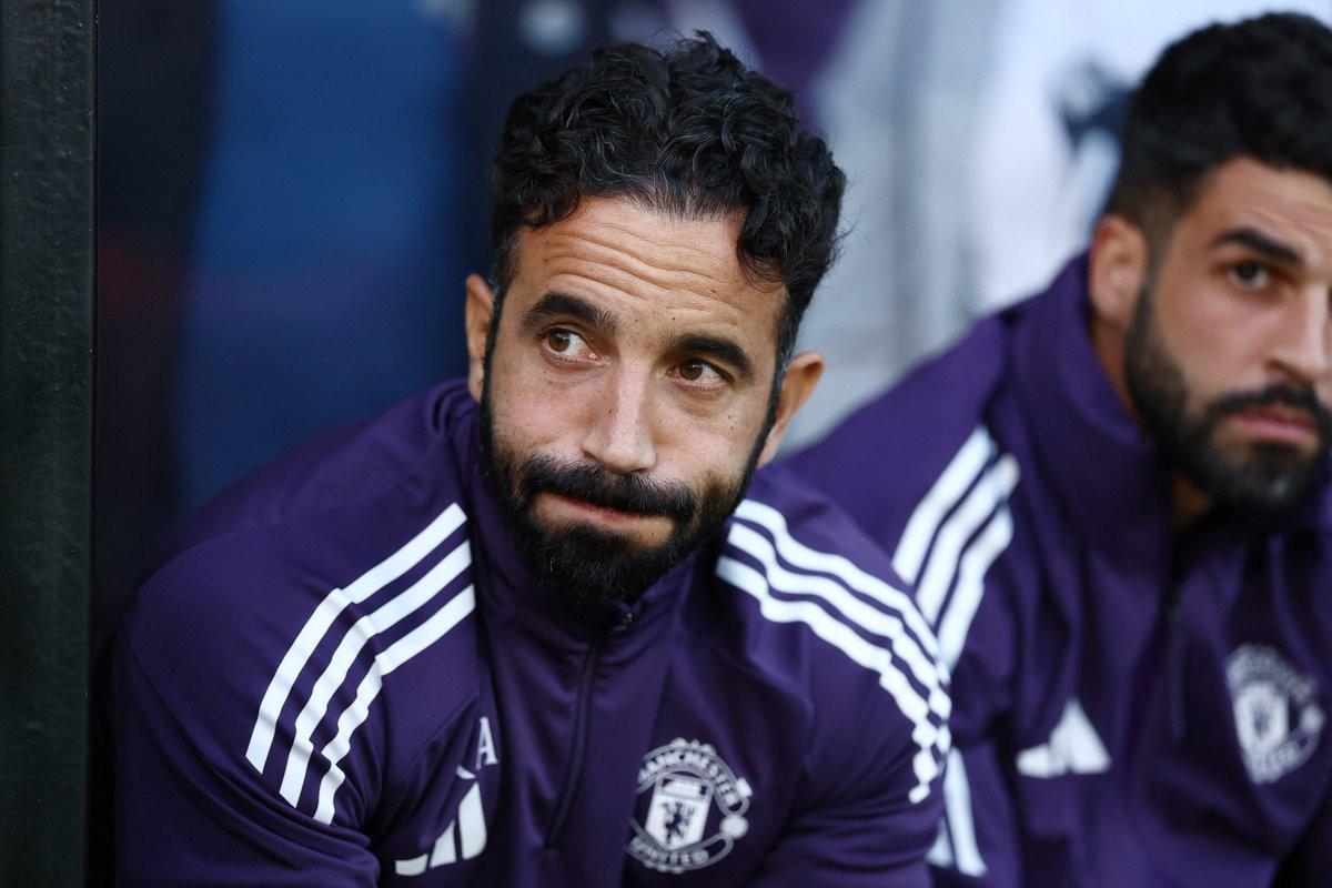 并与富勒姆 并与富勒姆