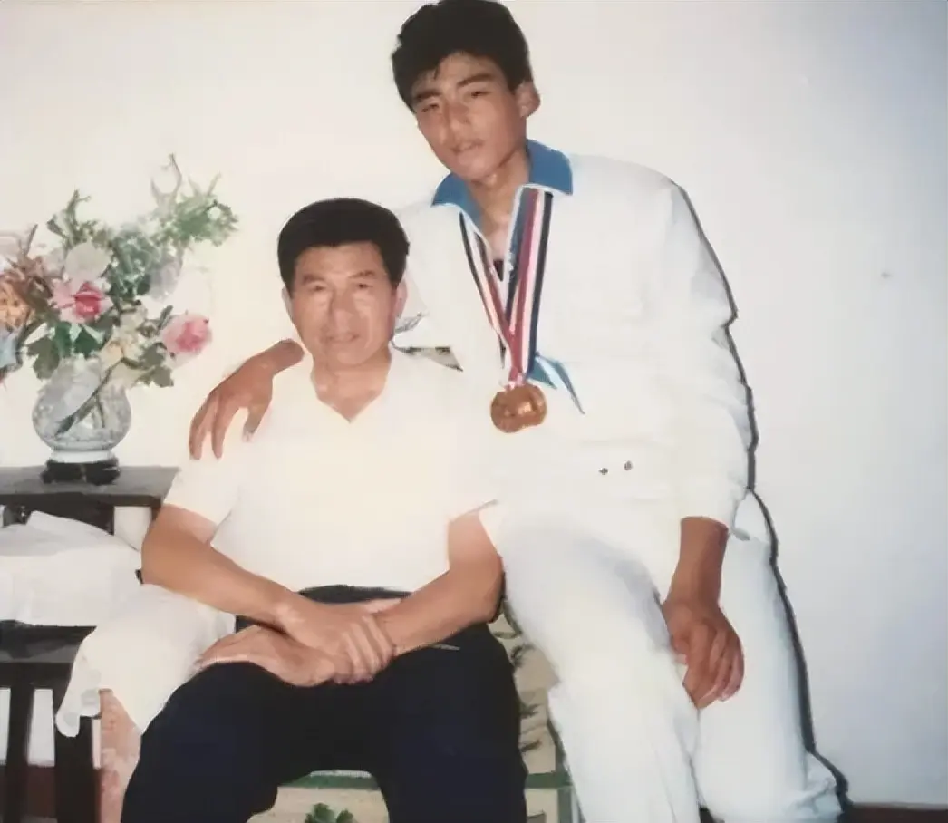 破浪成光 破浪成光