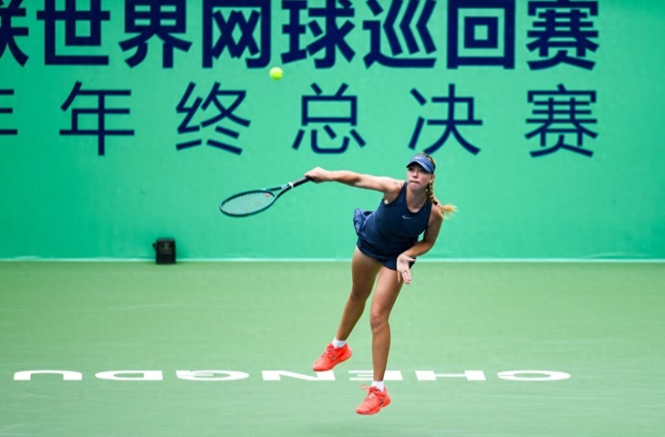 界网球巡回, 我会继续保, 赛青少年年