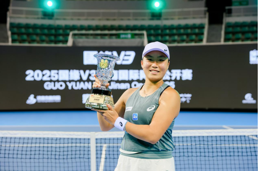 郑妩双, 双赛场, 斩获女单冠 郑妩双, 双赛场, 斩获女单冠